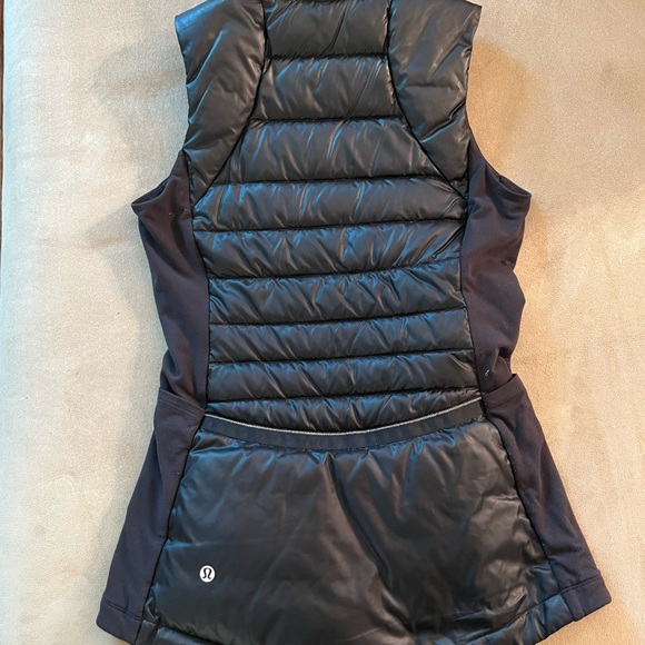 Lululemon Down For A Run Vest - Picture 4 of 4